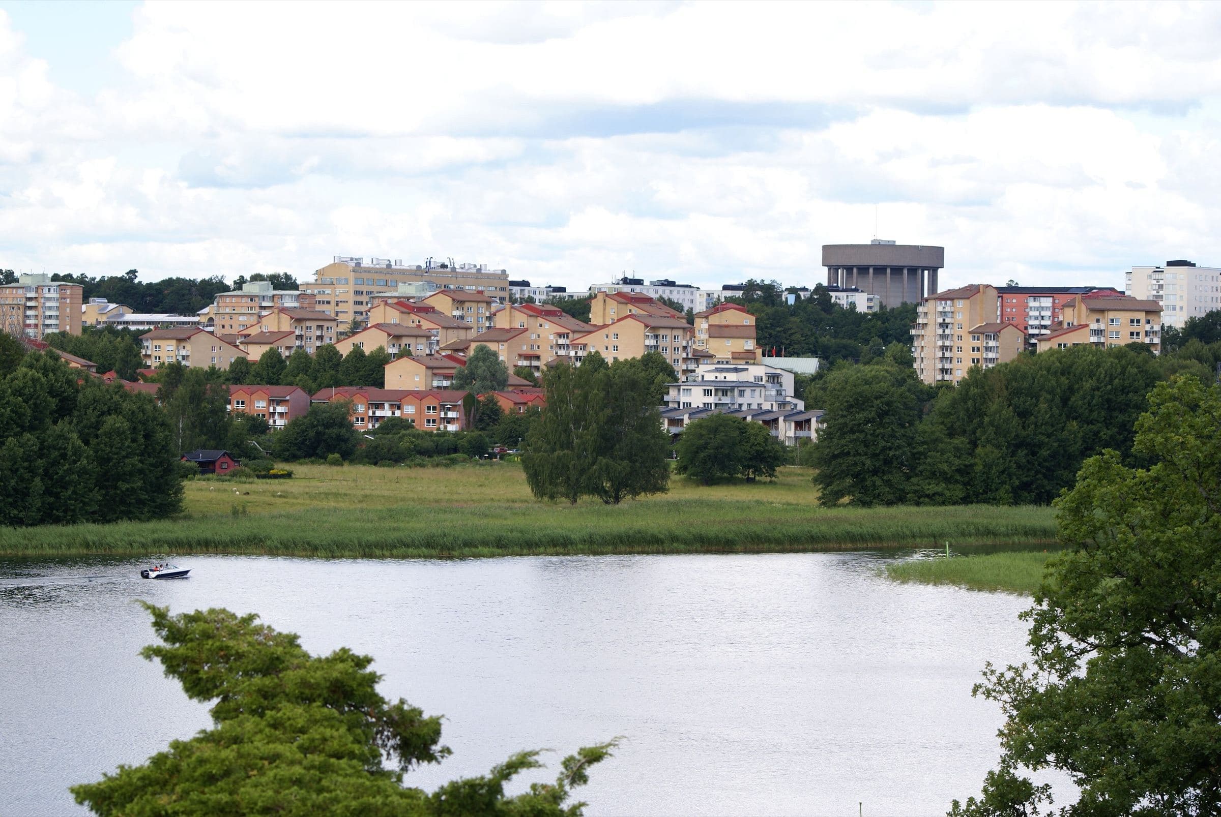 Bergshamra sett över Brunnsviken