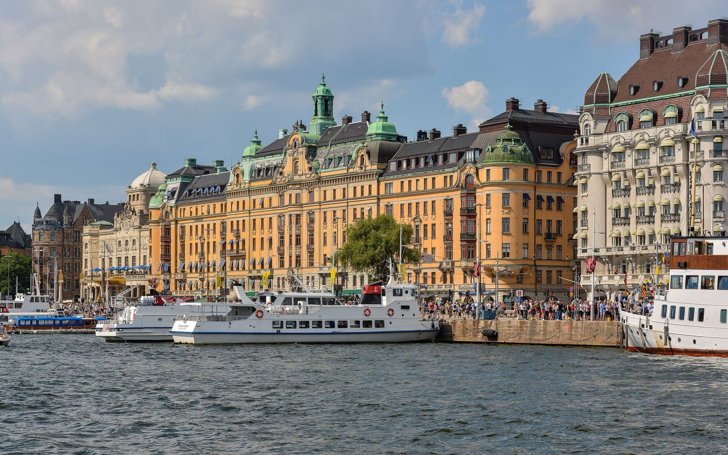 Husen längs Strandvägen på Östermalm