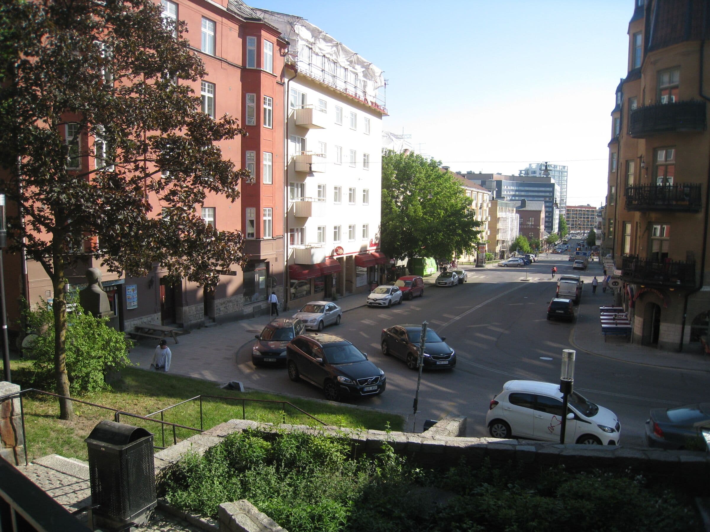 Vy över Esplanaden i Sundbyberg från Tornparken