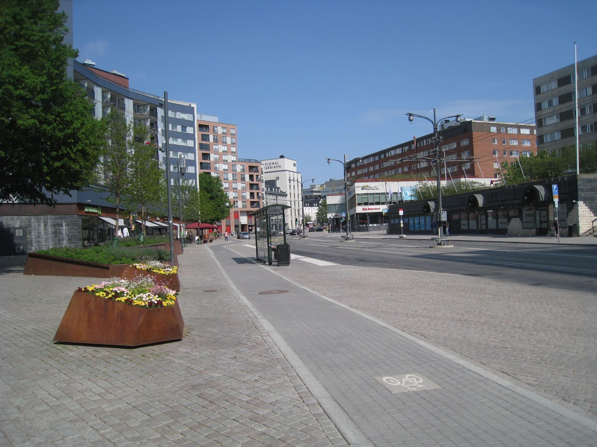 Landsvägen i Sundbyberg mot centrum